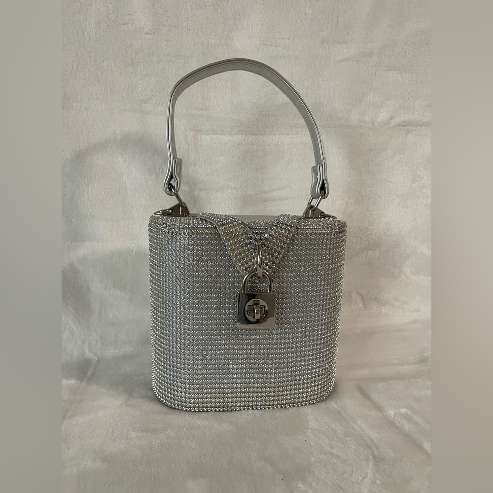 Rainstone handbag with locket clasp, silver sparkly cocktail party ready - Picture 2 of 10
